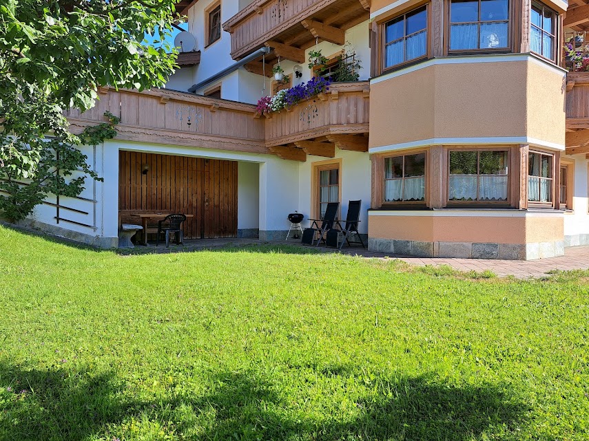 Tuin van vakantieappartement Roßkopf met zithoek